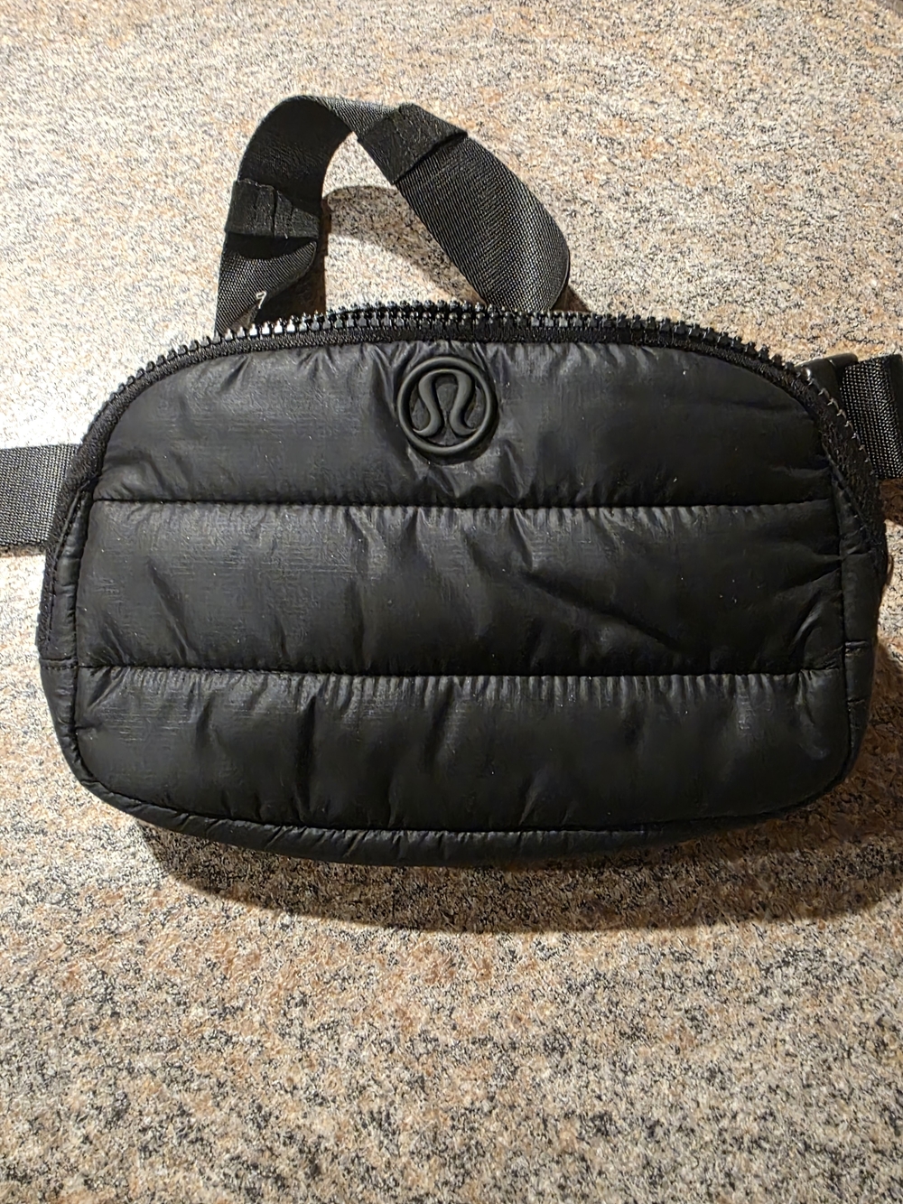 lululemon athletica Black Quilted Puffer Belt Bag/ LIKE NEW!/ Unisex